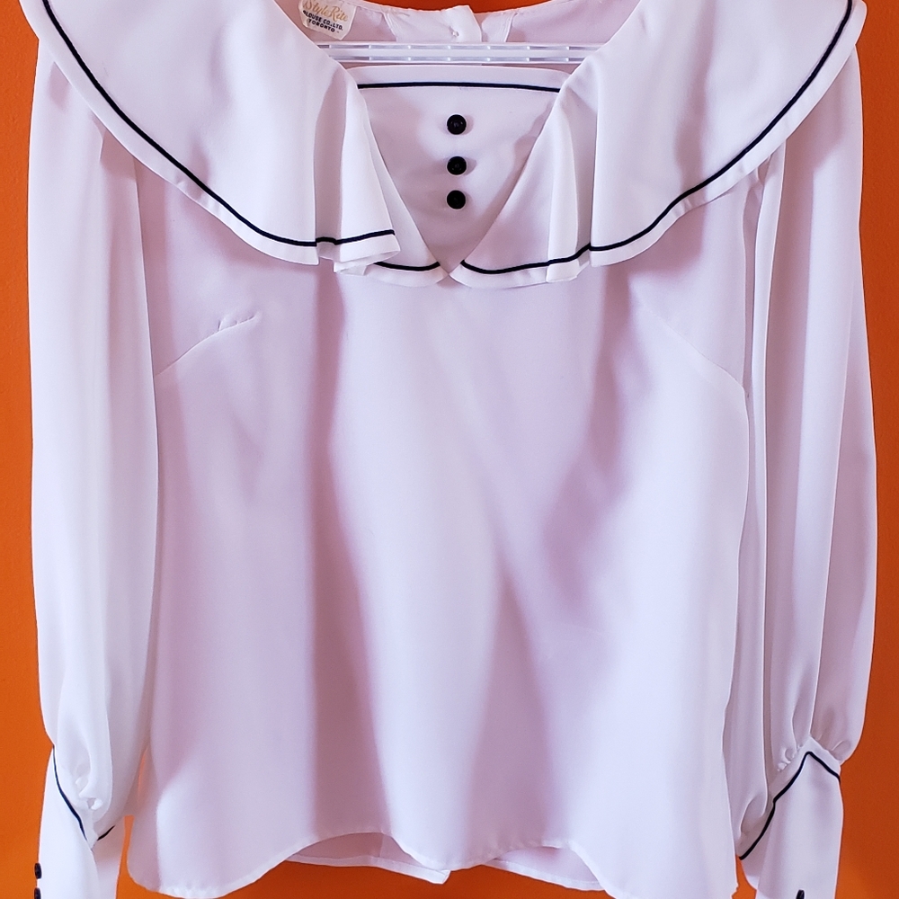 Vintage 1960's, Style Rite, White with Navy details Womens Blouse